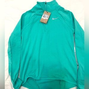 Nike top